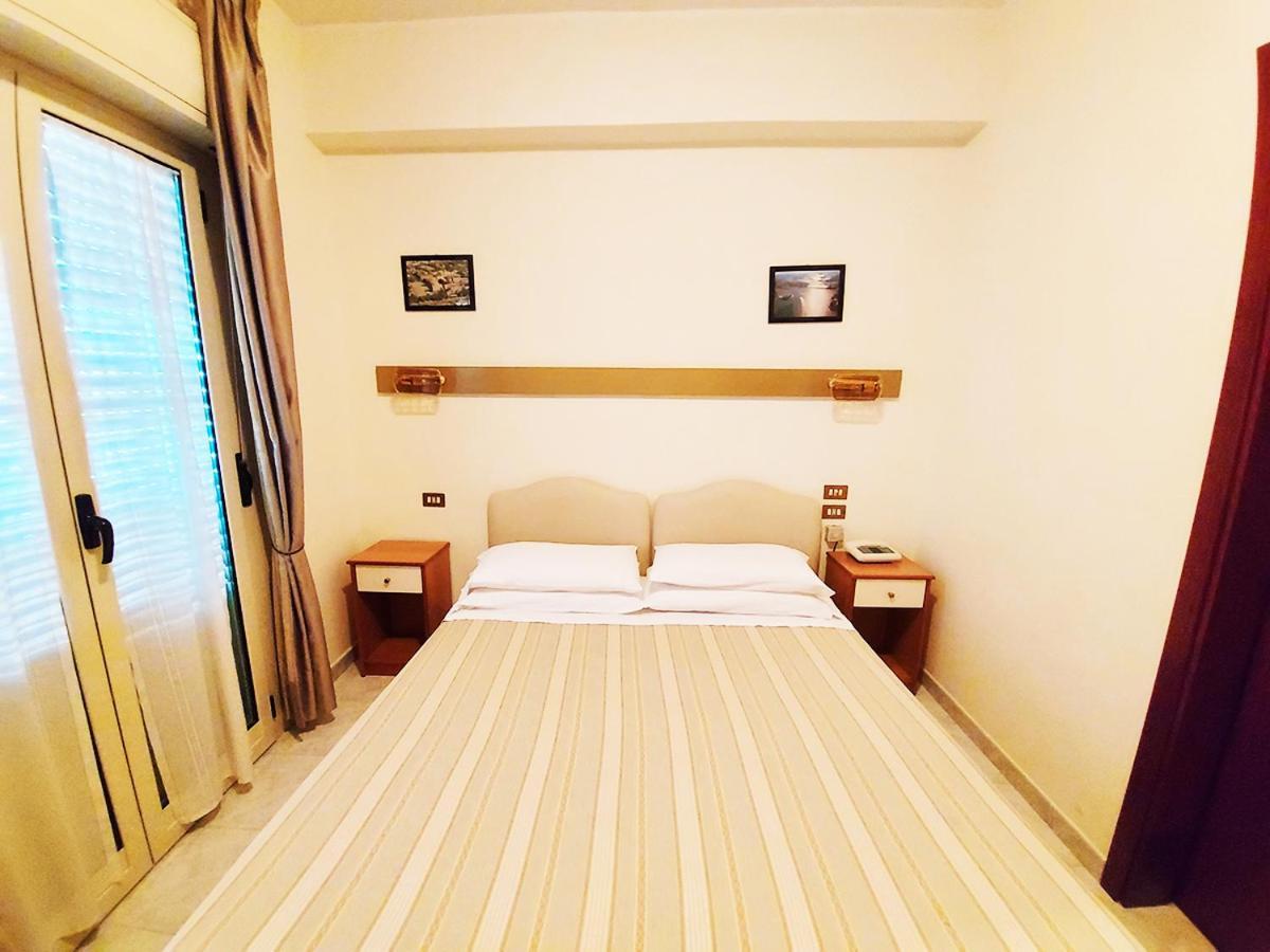 Albergo Delle Rose بانيارا كالابرا المظهر الخارجي الصورة