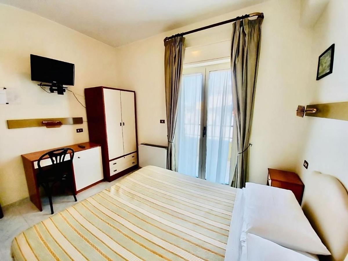 Albergo Delle Rose بانيارا كالابرا المظهر الخارجي الصورة